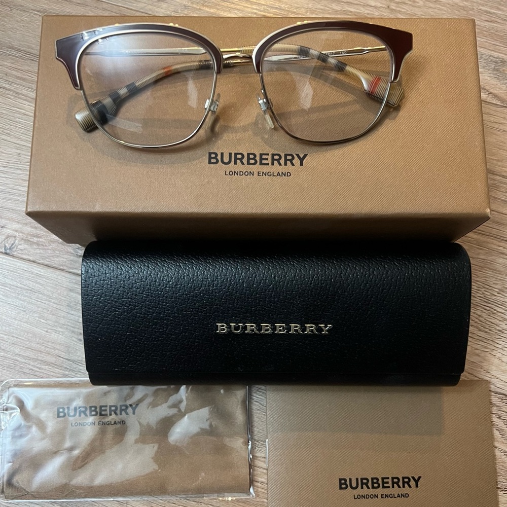 Burberry eyeglasses cat eye 52 mm